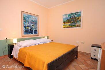 Rooms with a parking space Premantura, Medulin - 2212
