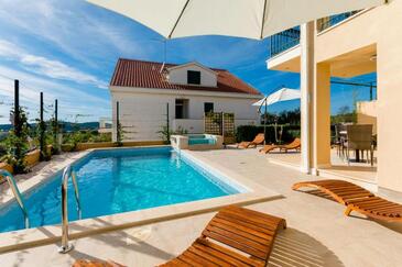 Family-friendly apartments with swimming pool Milna, Brač - 22122