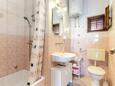 Supetar, Badezimmer in folgender Unterkunftsart apartment, WiFi.