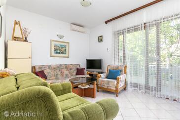 Apartamentos con parking Supetar, Brac - 22123