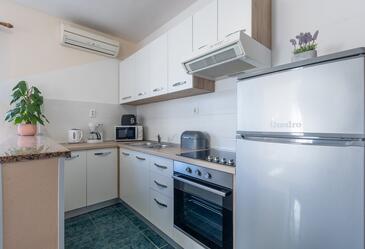 Lägenheter med parkering Porec - 22124