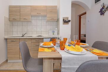 Ferienwohnungen mit Parkplatz Vir - 22134