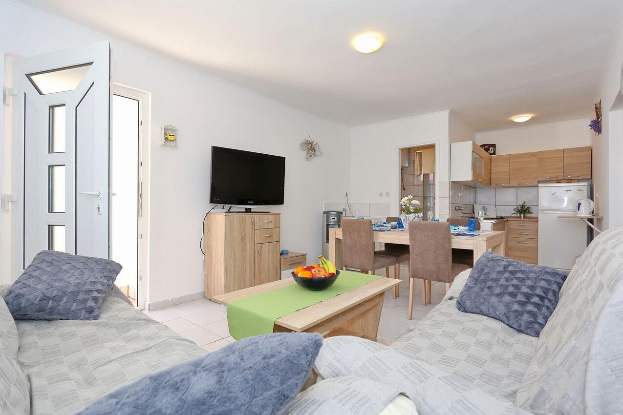 Apartmány s parkovištěm Vir - 22134