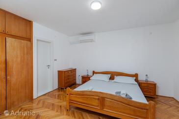 Appartamenti accanto al mare Bratus, Macarsca - Makarska - 22135