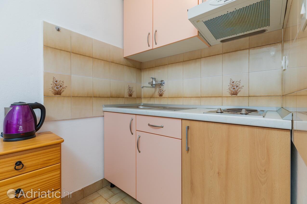 Ferienwohnungen am Meer Bratus, Makarska - 22135