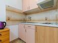 Bratuš, Kuchyně v ubytování typu apartment, WiFi.