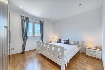 Ház családok részére medencével Kastel Stari, Kastela - 22138