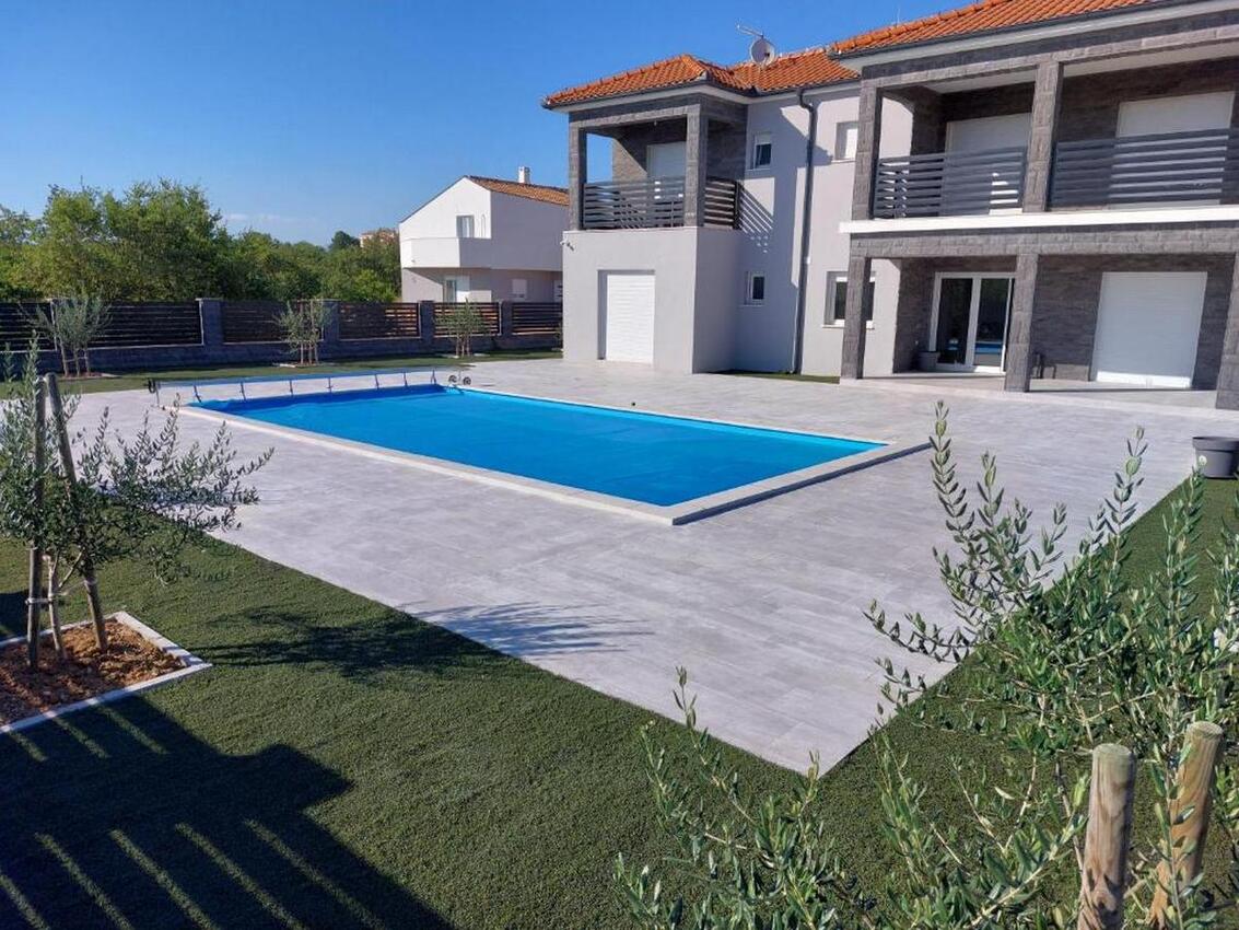 Family friendly house with a swimming pool Zadar - 22140