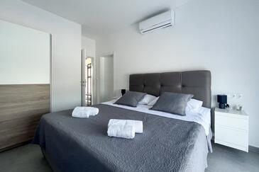 Ház családok részére medencével Zadar - 22140