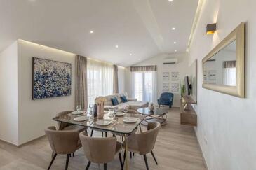 Apartamente cu parcare Kastel Luksic, Kastela - 22141