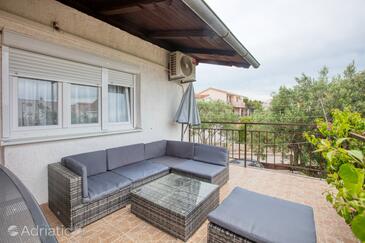 Ferienwohnungen mit Parkplatz Rogoznica - 22143 Adriatic.hr