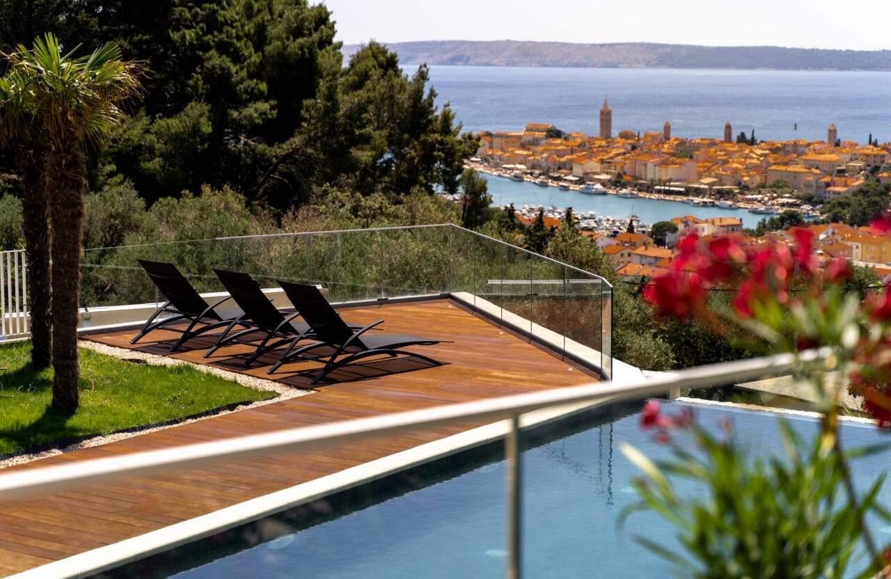 Luxury villa with a swimming pool Palit, Rab - 22153