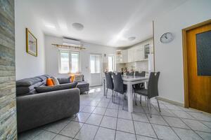 3-Zimmer-Ferienwohnung Postira 3-Zimmer-Ferienwohnung Postira, Brac (A-22161-a)
