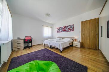 Apartamente lângă mare Postira, Brac - 22161