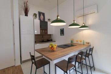 Ferienwohnungen mit Parkplatz Postira, Brac - 22164