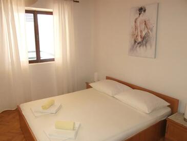Apartmaji s parkingom Makarska - 22168