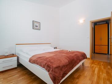 Ferienwohnungen mit Parkplatz Okrug Gornji, Ciovo - 22182