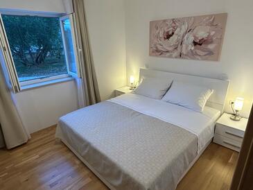 Ferienwohnungen mit Parkplatz Porat, Krk - 22186