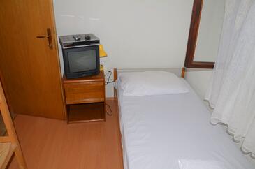 Ferienwohnungen mit Parkplatz Postira, Brac - 22207