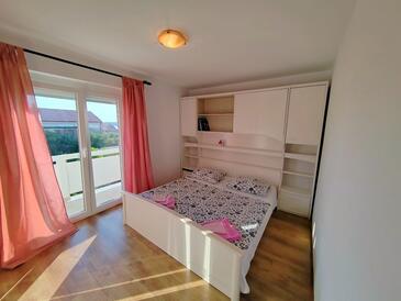 Appartamenti con parcheggio Barbat, Arbe - Rab - 22217