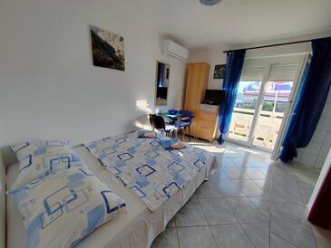 Apartamentos con parking Barbat, Rab - 22217