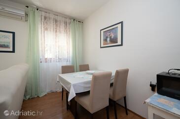 Ferienwohnungen und Zimmer mit Parklplatz Palit, Rab - 22221