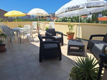 Apartmaji in sobe s parkingom Palit, Rab - 22221 Adriatic.hr