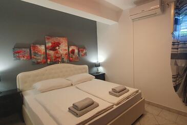 Lejligheder til familier med børn Lopar, Rab - 22227