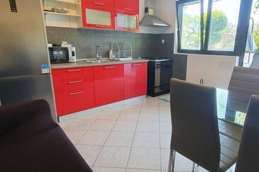 Lejligheder til familier med børn Lopar, Rab - 22227