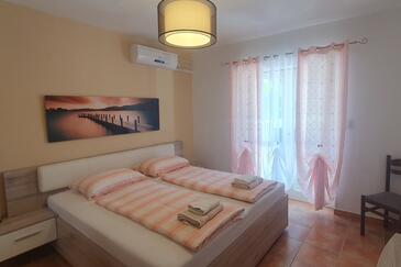 Lejligheder til familier med børn Lopar, Rab - 22227