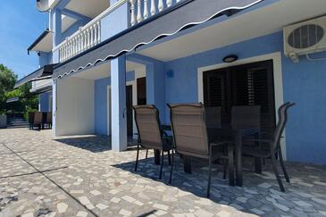 Lejligheder til familier med børn Lopar, Rab - 22227