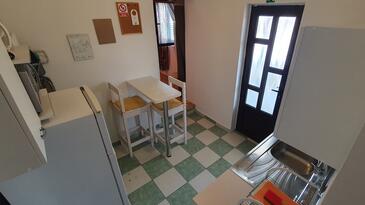 Lopar, Dining room in the studio-apartment, (pet friendly) and WiFi.