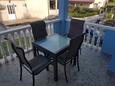 Lopar, Terrace in the studio-apartment, (pet friendly) and WiFi.