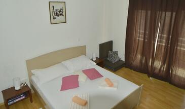 Ferienwohnungen mit Parkplatz Kastel Novi, Kastela - 22244