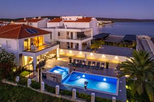 Luksuzna vila uz more s bazenom Sukošan, Zadar - 22250 - Adriatic.hr