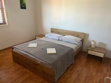 Dvoupokojový apartmán Jelsa, Hvar (A-22256-a)