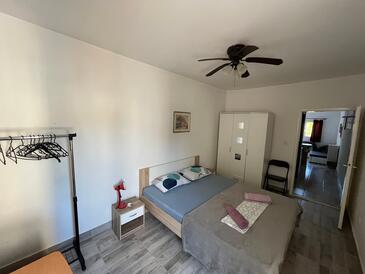 Apartmaji ob morju Jelsa, Hvar - 22256