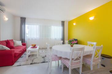 Apartament cu două camere Primosten (A-22258-a(