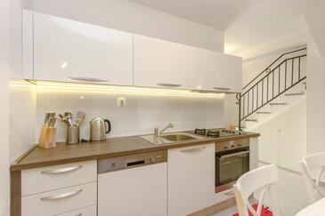 Apartmaji ob morju Primošten - 22258