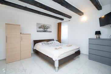 Apartmaji s parkingom Nin, Zadar - 22265