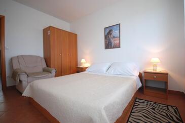 Apartmani s parkingom Kremenići, Krk - 22269