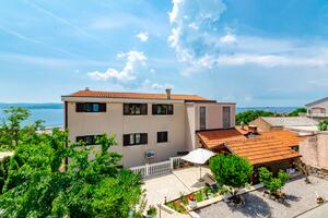 Apartments with parking space Crikvenica - 22280