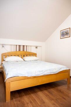 Ferienwohnungen mit Parkplatz Vodice - 22290