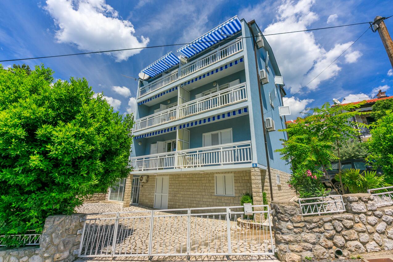 Apartments with parking space Dramalj, Crikvenica - 22291