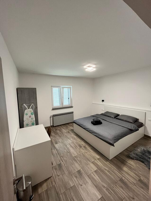 A-22296-a - Privatunterkunft - Ferienwohnungen mit Parkplatz Stobrec, Split