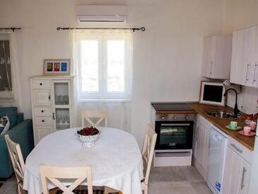 Appartementen met zwembad geschikt voor gezinnen met kinderen Razanac, Zadar - 22306
