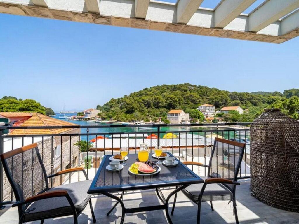 Seaside apartments with a swimming pool Pomena, Mljet - 22317