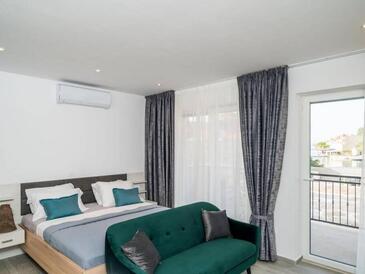 Family-friendly apartments with swimming pool Pomena, Mljet - 22317