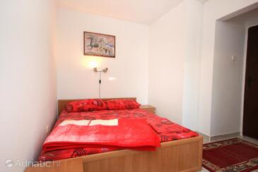 Ferienwohnungen mit Parkplatz Peroj, Fazana - 2234