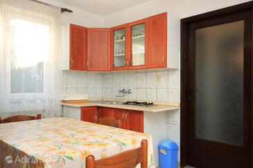 Ferienwohnungen mit Parkplatz Peroj, Fazana - 2234